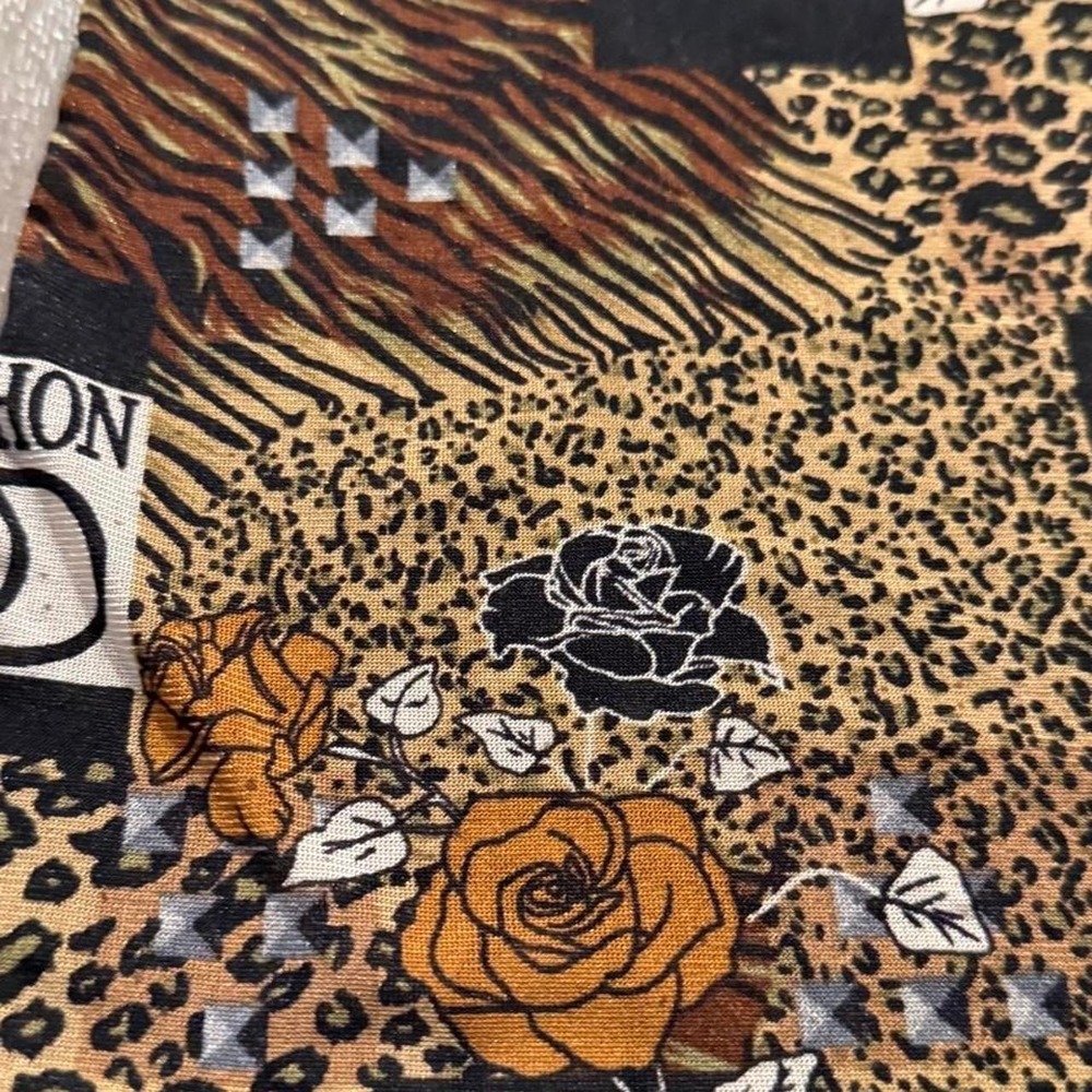 Vintage y2k 2000s‎ Leopard print top with rhinestone details - Picture 6 of 6